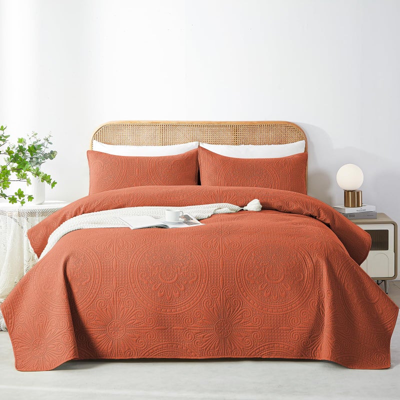 WURUIBO Burnt Orange Full/Queen Quilt Bedding Set  3 Pieces Lightweight Bedspreads with Pillow Shams  Microfiber Modern Thin Coverlet  Summer Quilted Comforter for All Season (1 Quilt  2 Shams) - Image 1